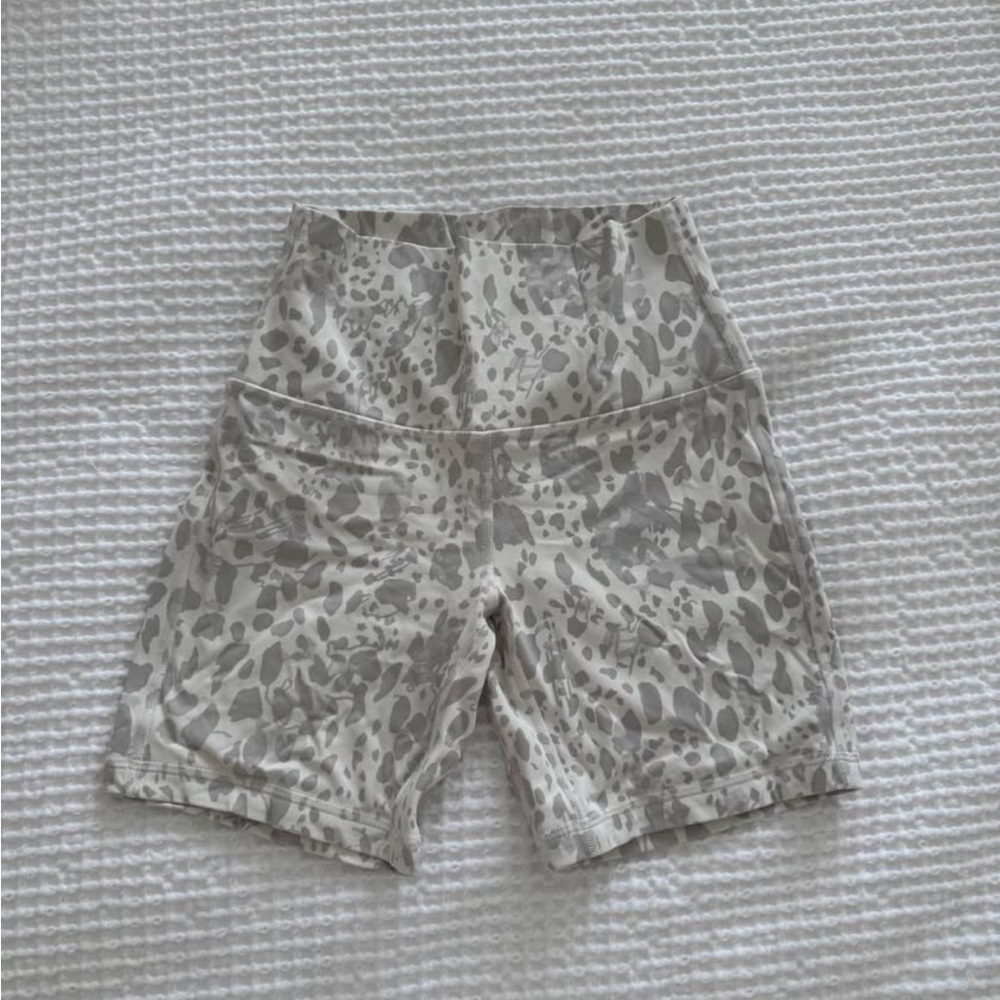 Women's Gray Patterned Shorts